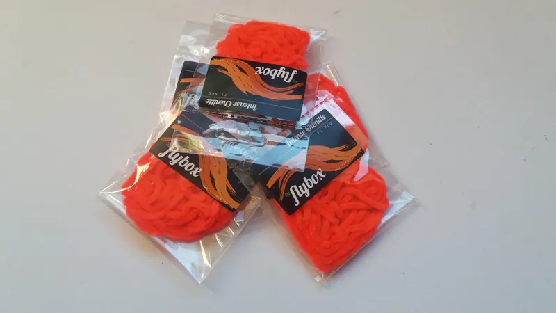 Flybox Intense Chenille in Fl. Red